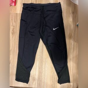 Nike Cropped Black Athletic Leggings